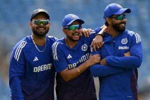 Gavaskar Calls for Kuldeep Yadav's Inclusion in 2nd Test; Questions Bumrah's Fitness After India's Loss
