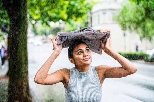 Quick-Dry Guide: How to Save Yourself When Caught in a Rainstorm